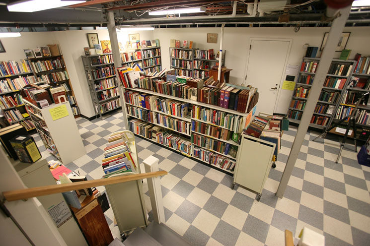 The Book Nook – Friends of the Library Book Sale Blue Hill Library Tour